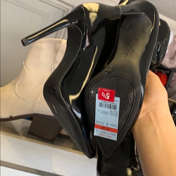 Boots - Picture 3 of 3